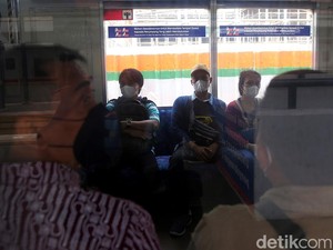 Duduk di KRL Tak Lagi Berjarak, Begini Respons Anker