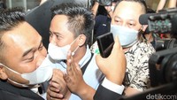 Doni Salmanan menjalani pemeriksaan 13 jam. Foto: Noel/detikHOT