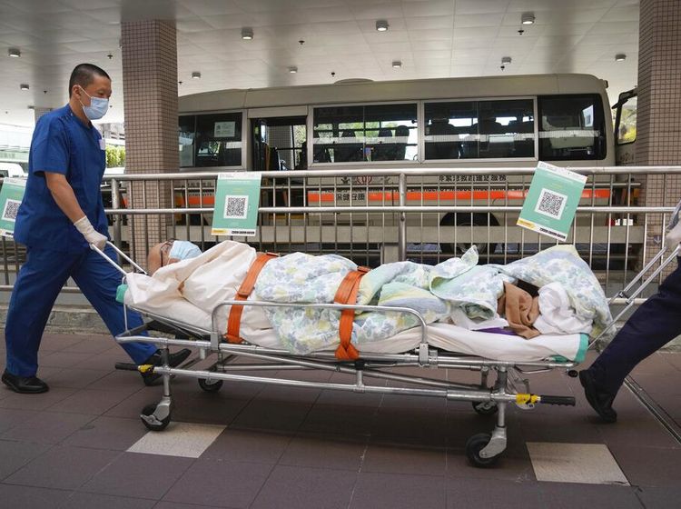 Gegara Ini Pasien Non-COVID di RS Hong Kong Dipindahkan