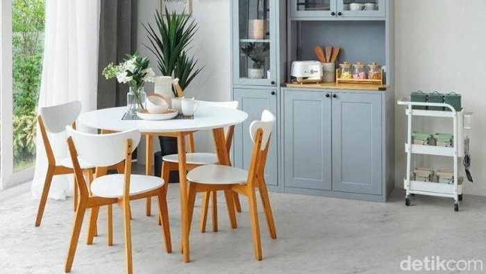 Ilustrasi Meja Makan