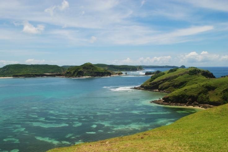 Ilustrasi pemandangan laut.