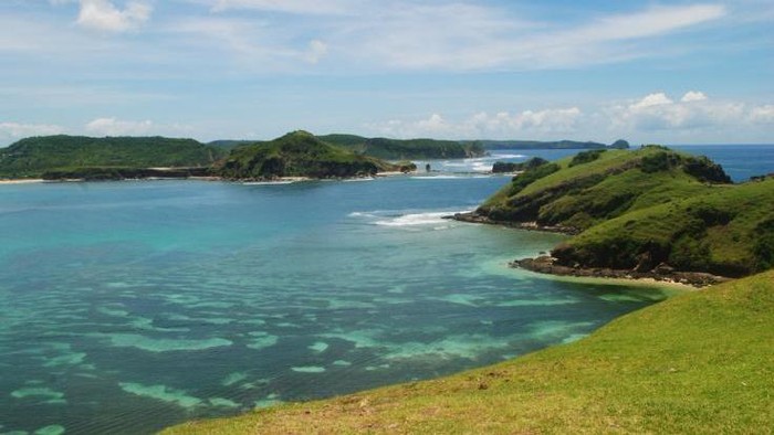 Ilustrasi pemandangan laut.