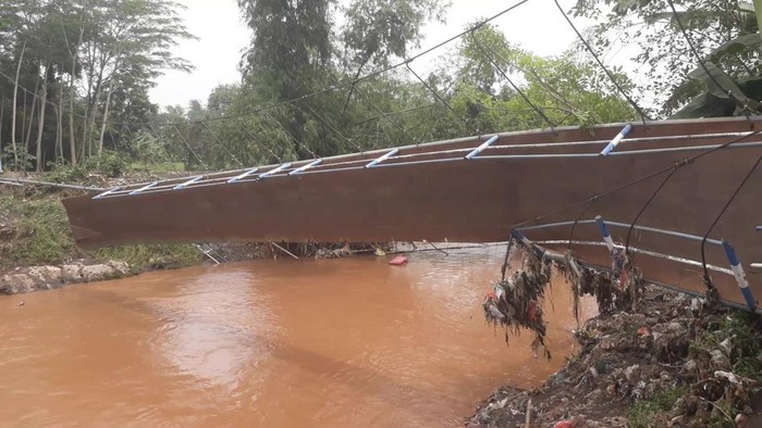 jembatan rusak