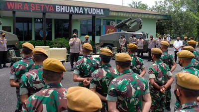 Kapolda Riau Kunjungi 4 Mako TNI di Dumai