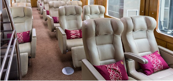 Kereta Wisata Imperial memiliki interior kereta khusus dengan fasilitas lengkap dengan kenyamanan tempat duduknya. Kereta ini memiliki tempat duduk yang dapat direbahkan hingga 135 derajat (reclining seat), dilengkapi dengan sandaran kepala (head rest) dan sandaran kaki (leg rest) fleksibel yang dapat disesuaikan untuk kenyamanan posisi istirahat Anda. (dok KAI) Kereta Wisata Imperial memiliki interior kereta khusus dengan fasilitas lengkap dengan kenyamanan tempat duduknya. Kereta ini memiliki tempat duduk yang dapat direbahkan hingga 135 derajat (reclining seat), dilengkapi dengan sandaran kepala (head rest) dan sandaran kaki (leg rest) fleksibel yang dapat disesuaikan untuk kenyamanan posisi istirahat Anda. (dok KAI)