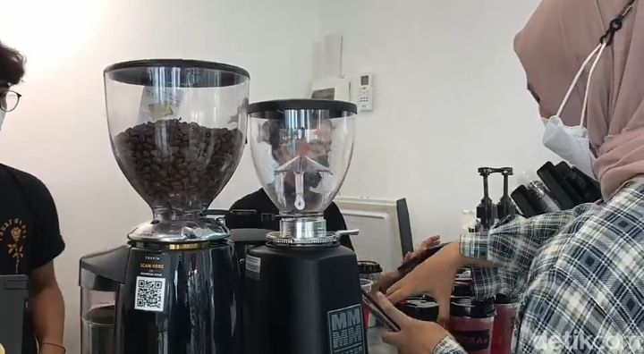 Kobain Coffee: Asyiknya Minum Kopi di Rooftop Mall yang Lagi Viral