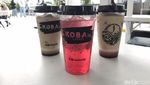 Slurrpp! Segarnya Kopi dan Strawberry Rose dari Atas Mall Kuningan City