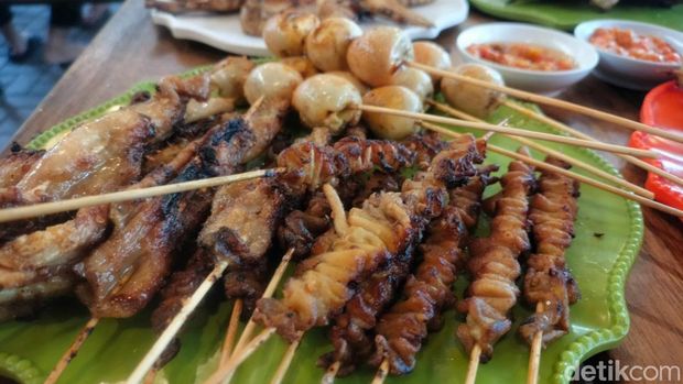 Kuliner di Sate Saterasna Bandung