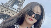 Lee Jessie menunggah foto-foto dirinya di Paris melalui akun Instagram-nya. Foto: (dok. Instagram @model_jaesi)