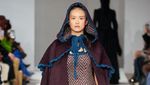 Putri Pesepakbola Lee Dong Guk Debut di Paris Fashion Week