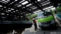 Pasalnya, pemerintah mengklaim, kerugian karena truk obesitas mencapai Rp 43 triliun per tahun. Itu belum lagi adanya risiko kecelakaan.