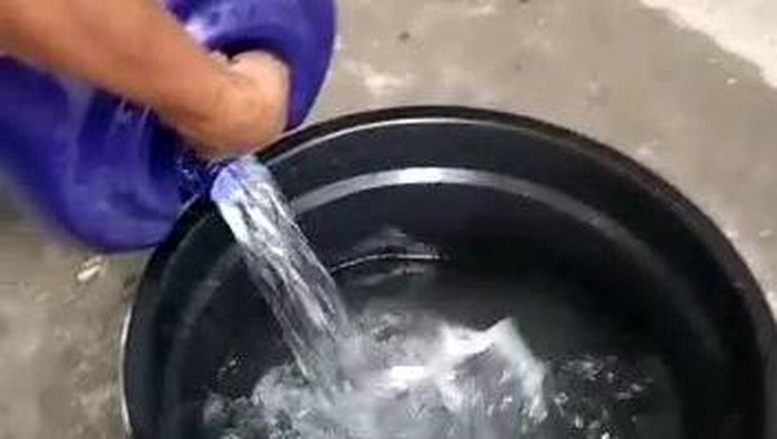 minyak goreng dicampur air
