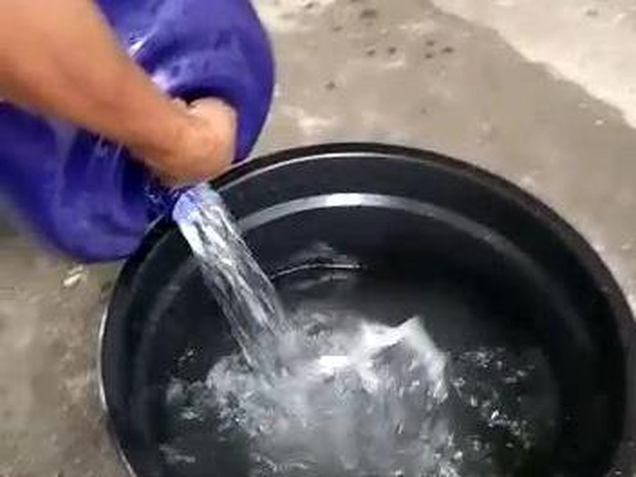 minyak goreng dicampur air