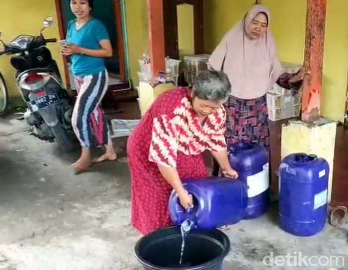 minyak goreng dicampur air