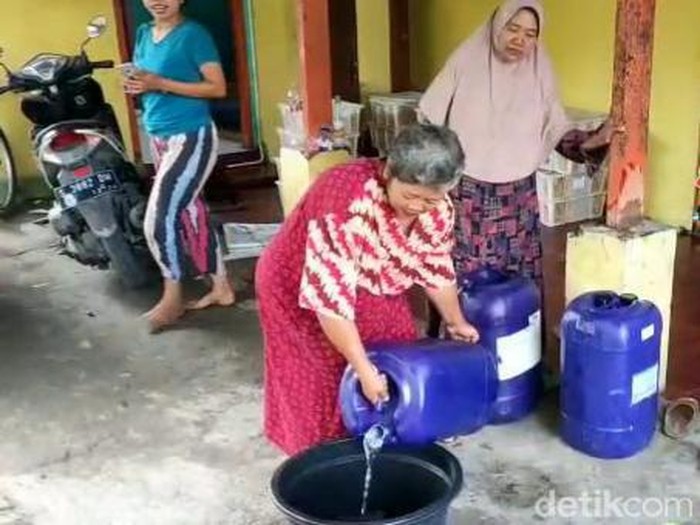 minyak goreng dicampur air