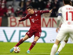 Robert Lewandowski mencetak tiga gol dalam waktu 11 menit saat Bayern Munich 7-1 atas RB Salzburg di Liga Champions musim lalu. (Foto: AP/Matthias Schrader)