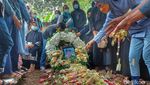 Momen Pemakaman Korban Serangan KKB di Bandung