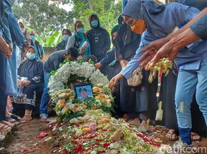Suasana Haru Pemakaman Billy Korban Penembakan KKB di Papua