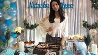 Nah, kalau yang satu ini adalah momen Natasha Wilona di acara pesta ulang tahunnya. Didominasi warna biru dan ia mendapat banyak kue ulang tahun dengan berbagai desain. Foto: Instagram @natashawilona12