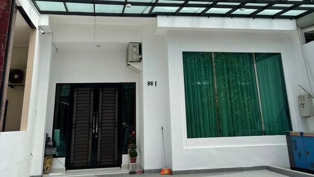 Penampakan rumah Indra Kenz yang disita polisi di Medan, Sumut (Dok. Bareskrim)