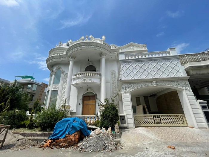 Penampakan rumah mewah Indra Kenz di Medan yang disita Bareskrim (Dok. Bareskrim) Penampakan rumah mewah Indra Kenz di Medan yang disita Bareskrim (Dok. Bareskrim)