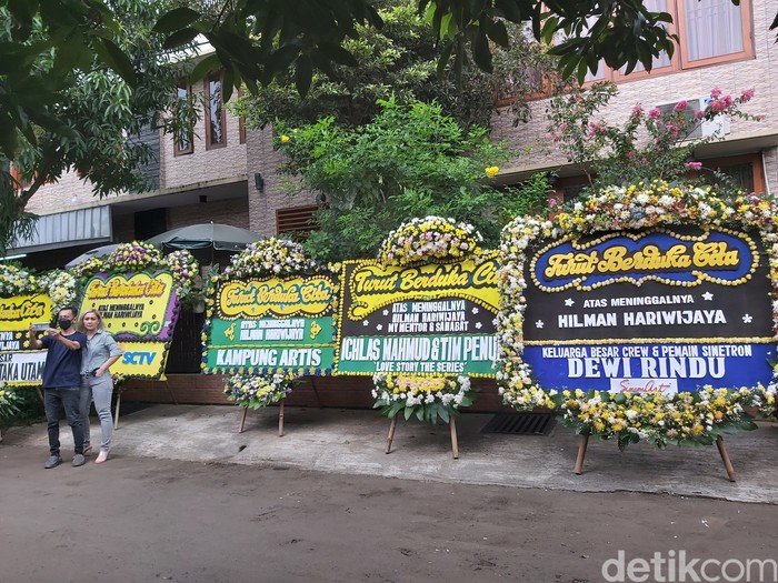 Penulis Lupus Hilman Hariwijaya Meninggal Dunia Penulis Lupus Hilman Hariwijaya Meninggal Dunia