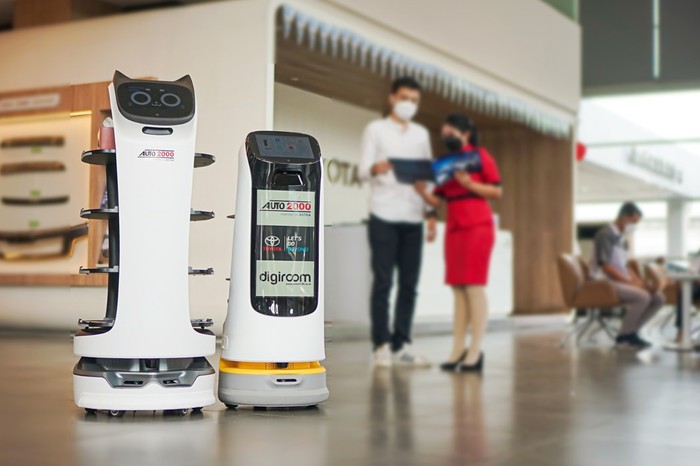 Robot Pelayanan di diler Auto2000