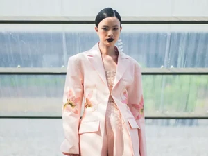 Sean Sheila, Brand Fashion Lokal yang Pamer Karya di Real Paris Fashion Week