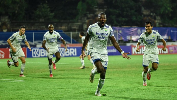 Selebrasi Bruno Cantanhede.