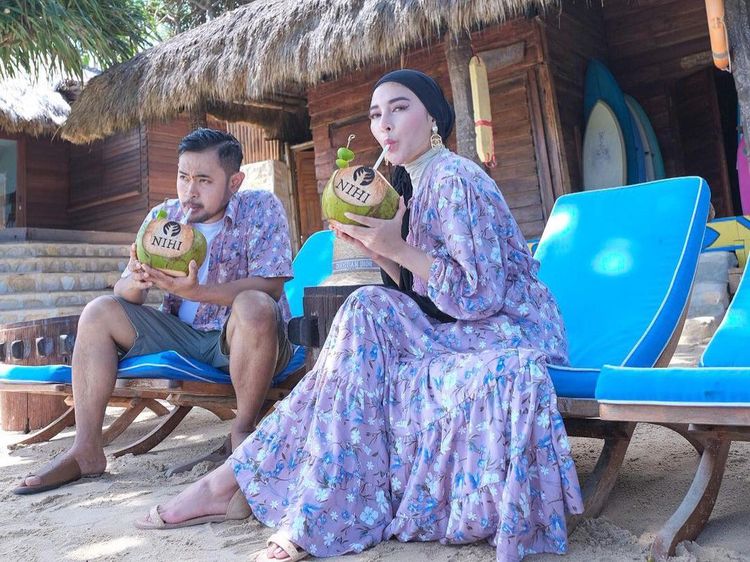 Romantisnya Pasangan Shandy Purnamasari dan Gilang Widya Pramana Saat Makan Bareng