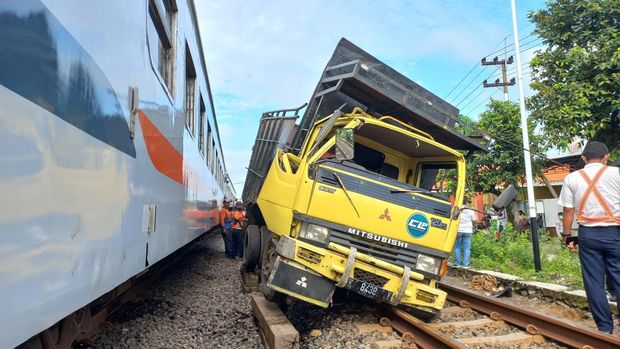 truk tertemper ka di lamongan