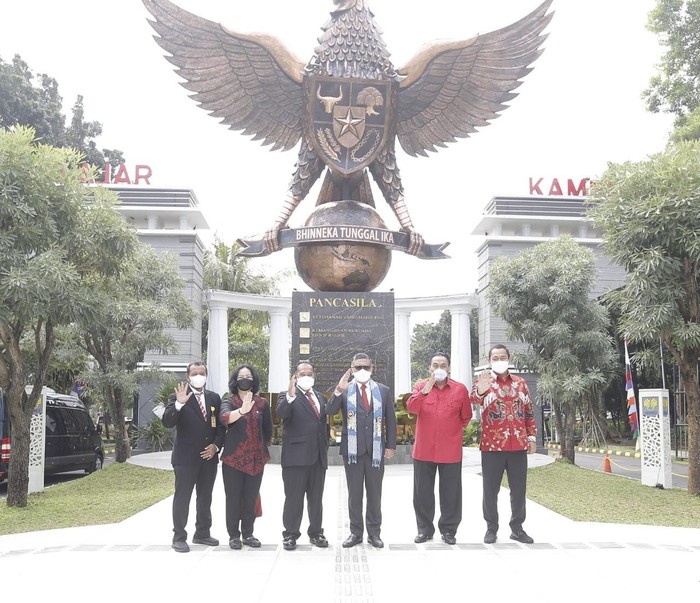 Walkot Semarang Dampingi Hasto Kunjungi Monumen Pancasila Semarang