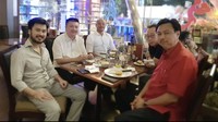 Makan menjadi salah satu bagian dari agenda bisnis Rudy Salim. Ini momen kulinernya yang akrab dengan pemilik jaringan hotel bintang 5.