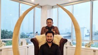 Pria 35 tahun ini juga eksis di Instagram dengan lebih dari 600 ribu followers. Rudy Salim kerap membagikan potret seru aktivitas hariannya di media sosial.