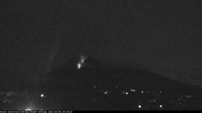 Awan panas guguran Merapi tanggal 9 Maret 2022 terjadi mulai pukul 23.18 WIB.