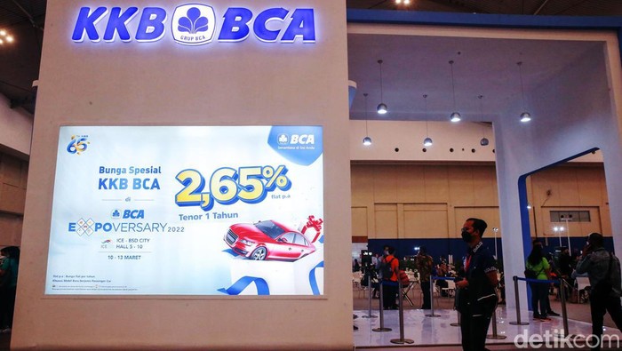 Sejumlah pengunjung memadati acara BCA Expoversary 2022 yang berlangsung di ICE BSD, Tangerang Selatan, Kamis (10/3/2022). Tahun ini, BCA menggelar BCA Expoversary sebagai bentuk apresiasi kepada segenap nasabah dan masyarakat Indonesia.