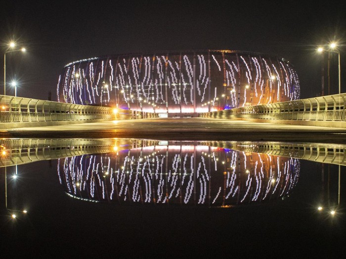 Suasana pembangunan Jakarta International Stadium (JIS) di Papanggo, Tanjung Priok, Jakarta Utara, Rabu (9/3/2022). Berdasarkan laporan mingguan ke-131 dari PT Jakarta Propertindo mencatat bahwa progres realisasi pembangunan stadion yang diproyeksikan berkapasitas 82.000 penonton itu telah mencapai 98,26 persen. ANTARA FOTO/Aprillio Akbar/foc.