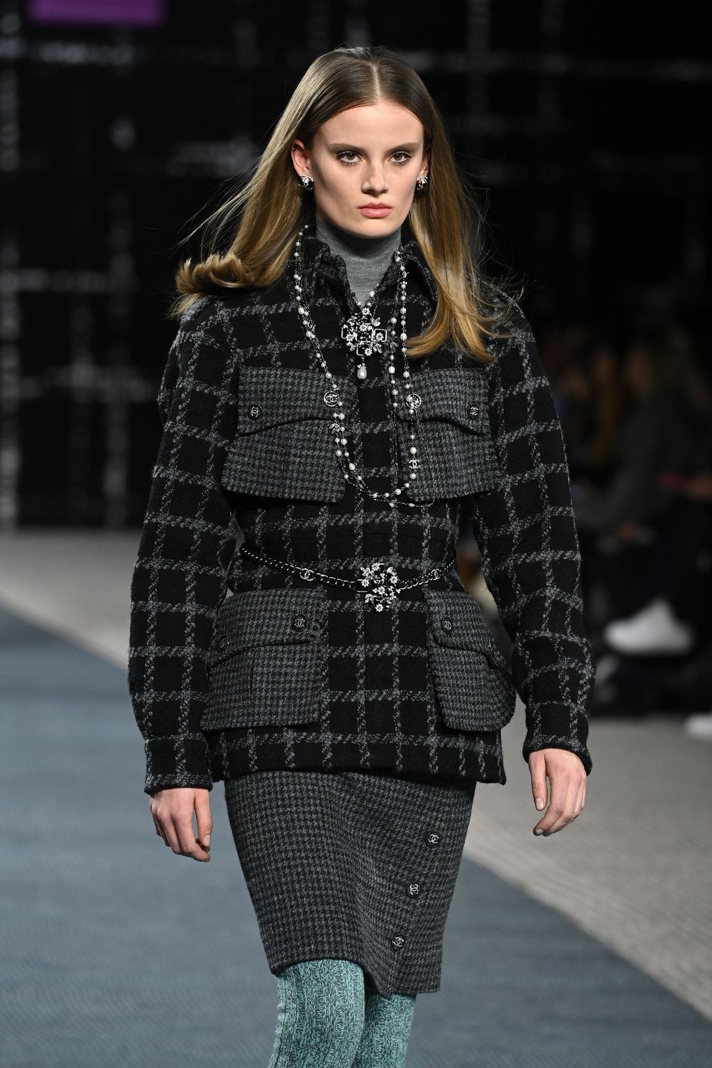 PARIS, FRANCE - MARCH 08: (EDITORIAL USE ONLY - For Non-Editorial use please seek approval from Fashion House) Models walk the runway during the Chanel Womenswear Fall/Winter 2022-2023 show as part of Paris Fashion Week on March 08, 2022 in Paris, France. (Photo by Pascal Le Segretain/Getty Images)