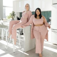 Mereka pertama kali membuat konten tersebut ketika pandemi. Memanfaatkan masa karantina, Denise dan Maria membuat mini seri video TikTok yang diberi nama #stylenotsize. Foto: Instagram @denisemmercedes