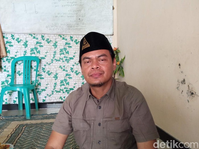 H Azun Mauzun, sepupu kiai di Indramayu korban pembacokan.