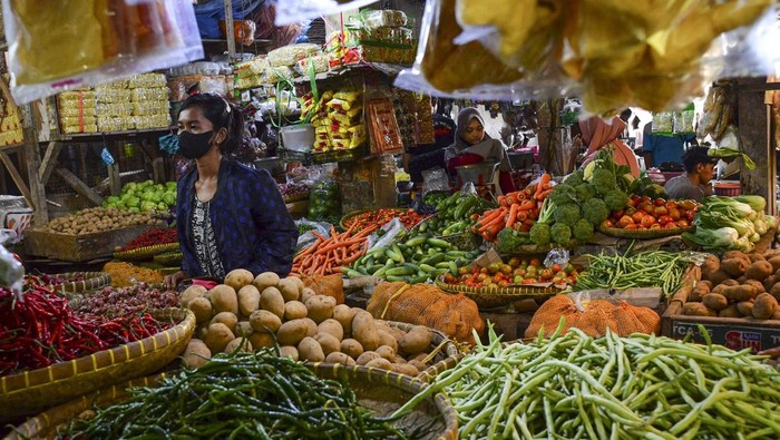 Harga Cabai di Pasar Tradisional Ciamis Merangkak Naik Jelang Ramadhan harga cabai mengalami kenaikan di Pasar Subuh Tradisional, Ciamis, Jawa Barat, Kamis (10/3/2022). Harga cabai rawit naik menjadi Rp 80 ribu per kilogram.