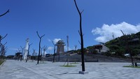 Tak hanya itu, BUMN yang dikenal unggul dalam pembangunan bendungan ini juga telah merampungkan pembangunan amphitheater atau gelanggang terbuka. Sehingga para wisatawan dapat menikmati berbagai hiburan dan pagelaran. Ditambah lagi, pada Zona 5, Brantas Abipraya telah mempersiapkan lokasi untuk kios-kios terbuka untuk menjamin kenyamanan pengunjung saat berada di sini, dapat dipastikan keseruannya dapat berwisata kuliner sambil menikmati pemandangan laut dan bukit-bukit Labuan Bajo.