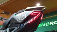 Untuk menandakan keistimewaan motor ini, pada bodi samping disematkan grafis bertuliskan Limited Edition. (Luthfi Anshori/detikOto)