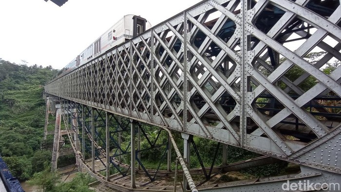 Jembatan Cirahong