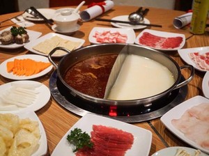 Restoran Ini Bisa Dipakai Traktir Makan Warga Satu Kelurahan