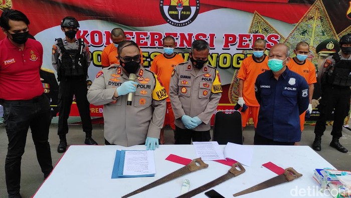 Konferensi pers kasus illegal logging di Mapolres Wonogiri, Kamis (10/3/2022).