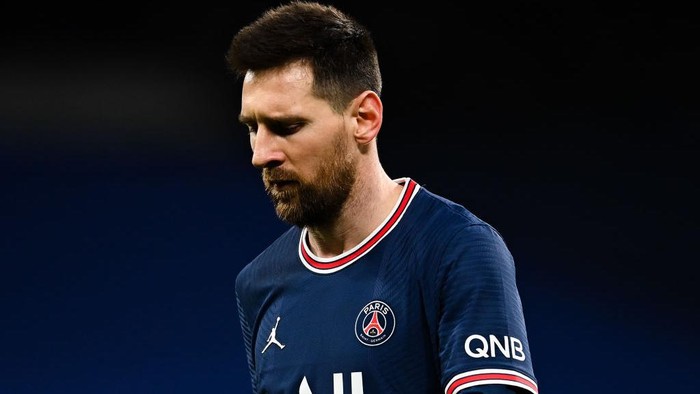 MADRID, SPAIN - MARCH 09: psg shows his dejection during the UEFA Champions League Round Of Sixteen Leg Two match between Real Madrid and Paris Saint-Germain at Estadio Santiago Bernabeu on March 09, 2022 in Madrid, Spain. (Photo by David Ramos/Getty Images)