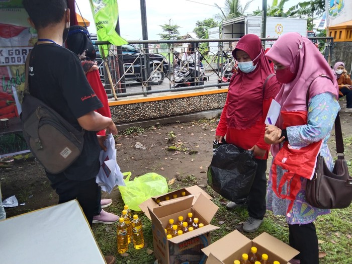 operasi minyak goreng murah di tulungagung