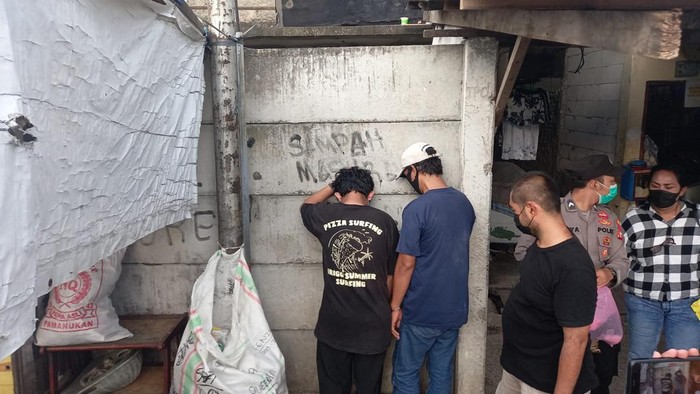 Polisi gerebek narkoba di Kampung Boncos, Palmerah, Jakarta Pusat