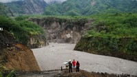 Balai Penyelidikan dan Pengembangan Teknologi Kebencanaan Geologi (BPPTKG) menyebut luncuran itu merupakan yang terjauh selama status Siaga Merapi sejak November 2021. Antara Foto/Andreas Fitri Atmoko.